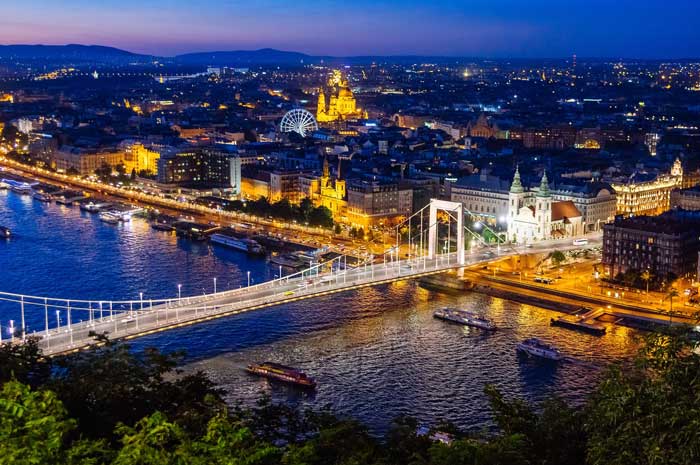بوداپست مجارستان در شب