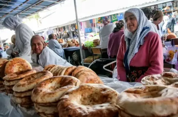نانوایی در تاجیکستان