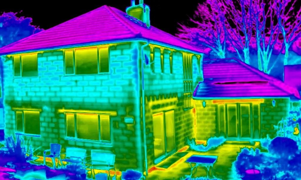 دوربین تصویربرداری حرارتی عایق بندی خانه