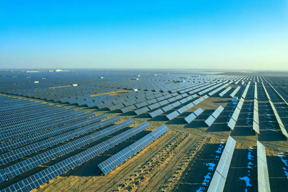 تصویر بزرگترین نیروگاه خورشیدی ایران