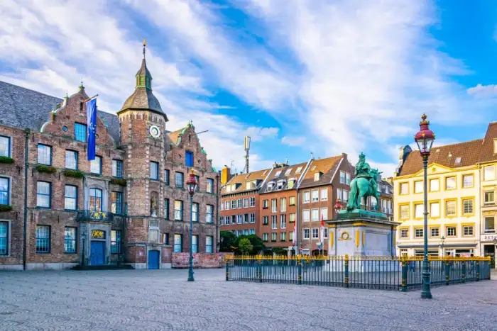 تصویر شهر قدیمی دوسلدورف (Altstadt Düsseldorf)