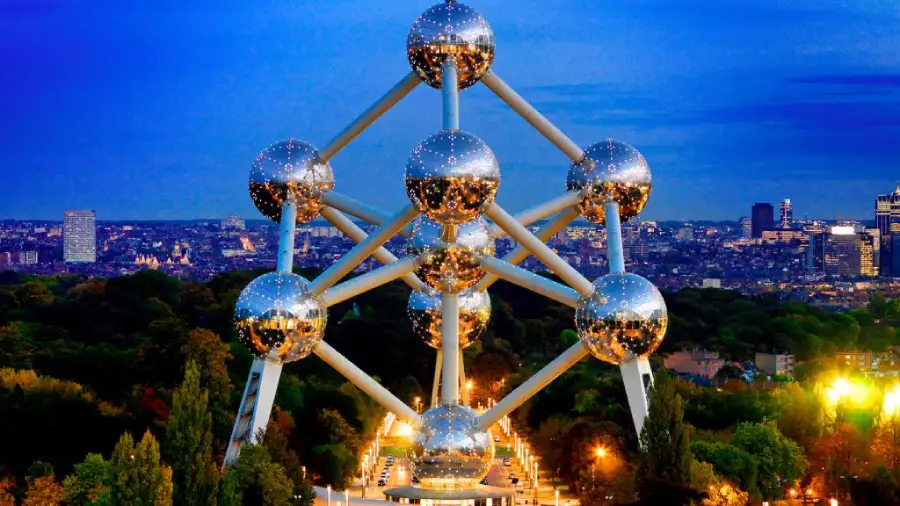 تصویر آتومیوم (Atomium)