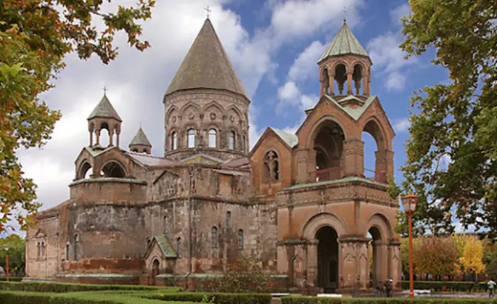 تصویر کلیسای اجمیادزین (Etchmiadzin Cathedral)