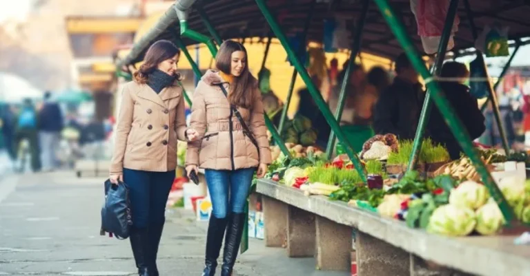 تصویر بازارهای محلی و کشاورزی برای دانشجویان در کانادا