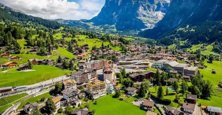 تصویر گرین‌دل‌والد (Grindelwald)