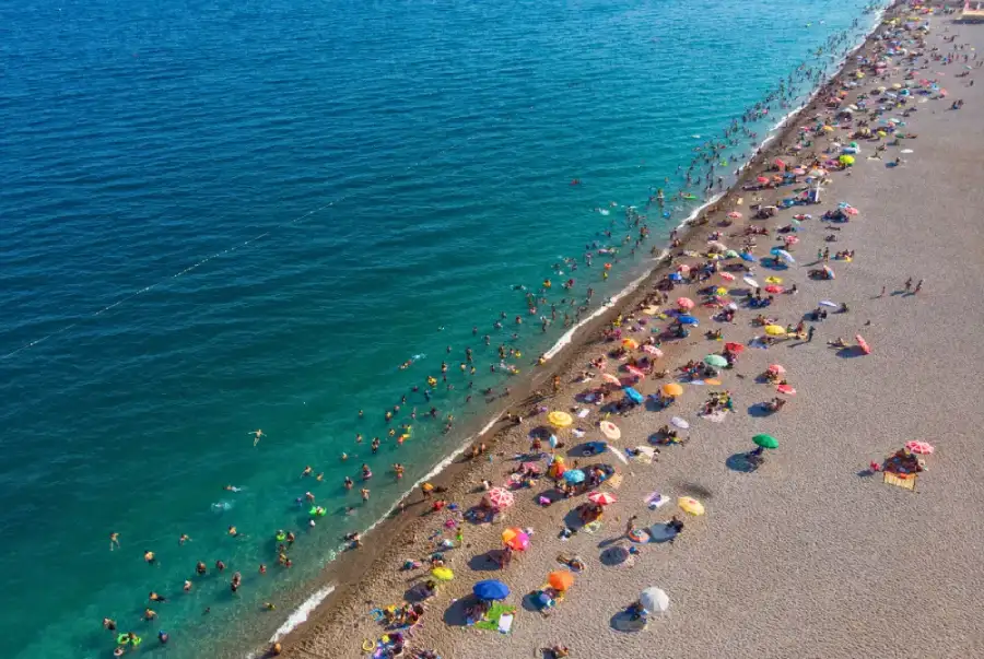 تصویر ساحل کُنیالتی (Konyaaltı Beach)