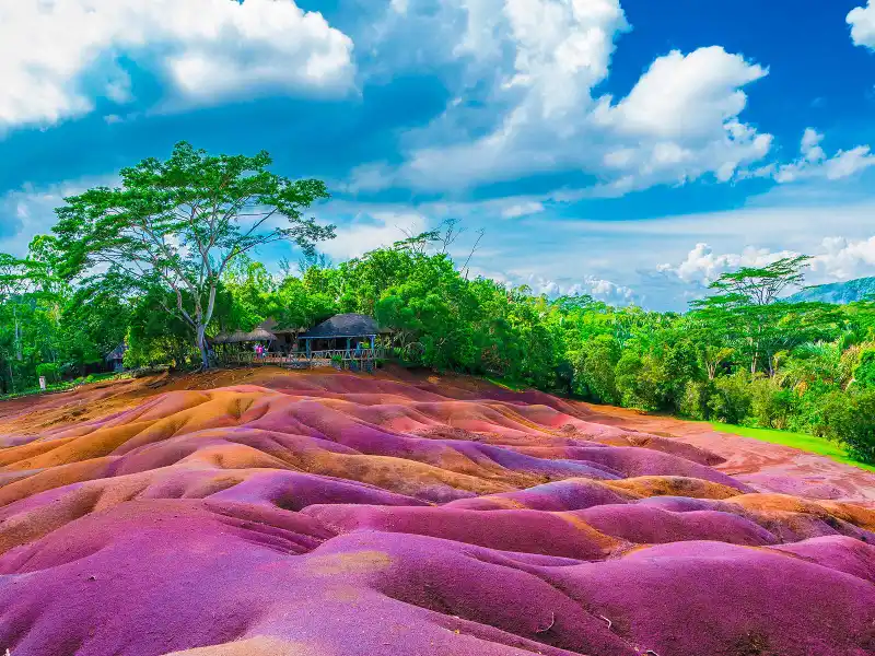 تصویر هفت رنگ زمین (Seven Colored Earths)